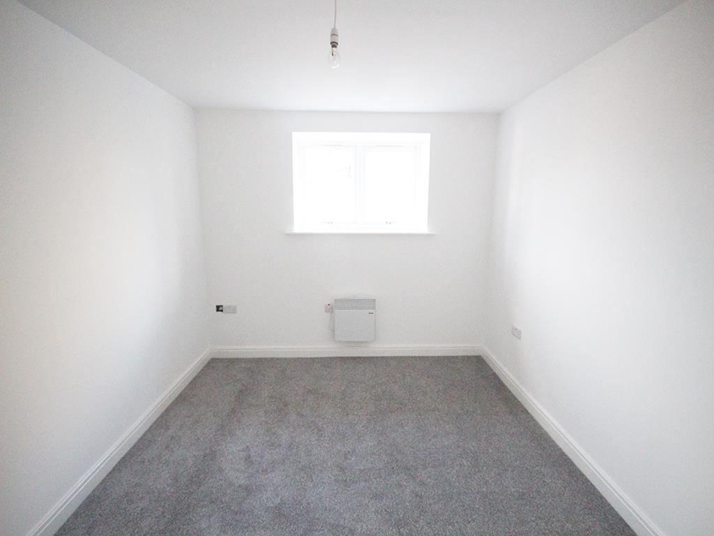 2 bedroom apartment To Let in Earby - IMG_5041.jpg